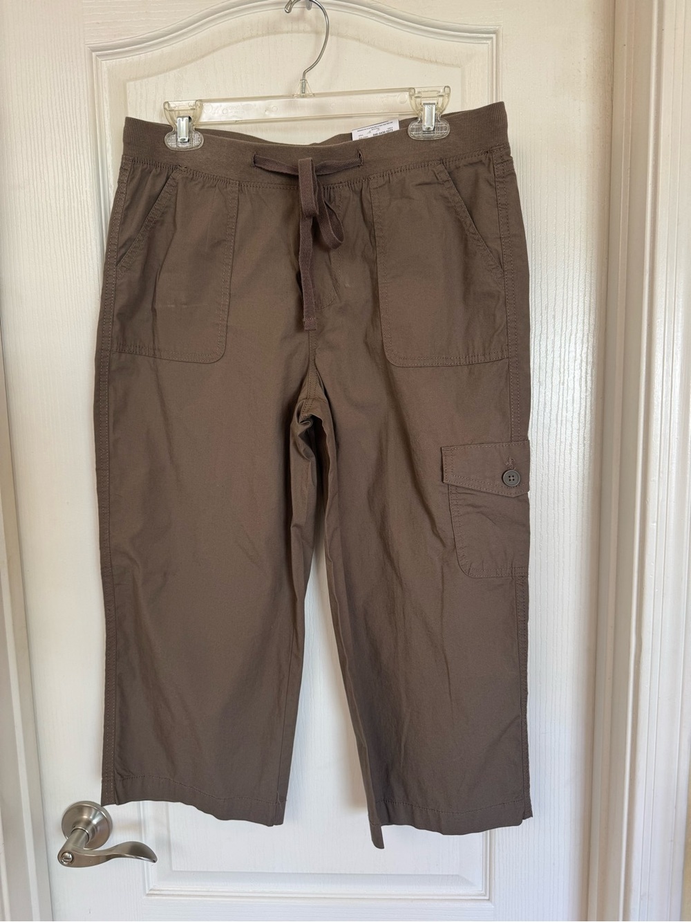 St. John's Bay Taupe Drawstring Caprisi